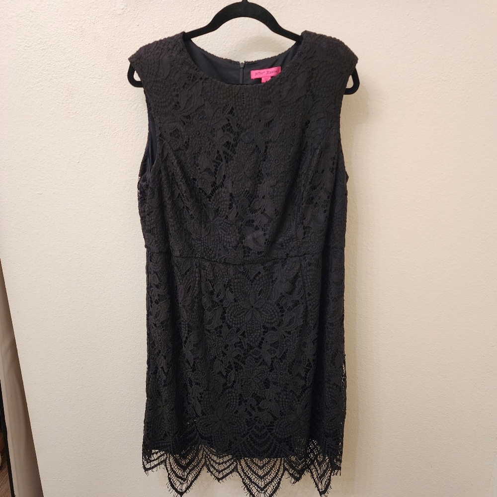 Betsey Johnson Black Lace Fitted Dress Cocktail Sleeveless Above Knee Size 18 - Picture 2 of 7